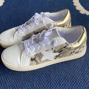 Madden snakeskin star sneakers